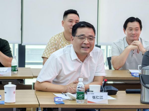 全联产业工人委员会执行秘书长王晓洁