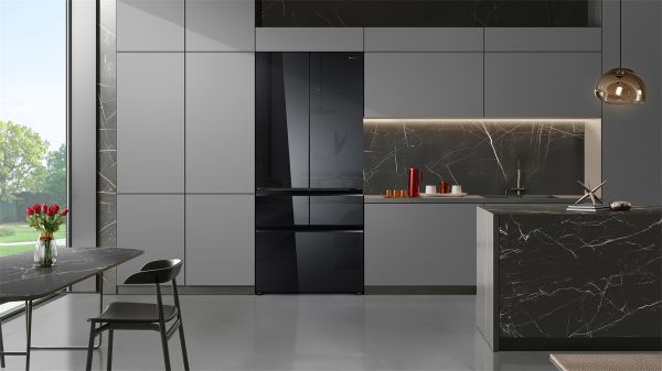 Hitachi 599 series refrigerator