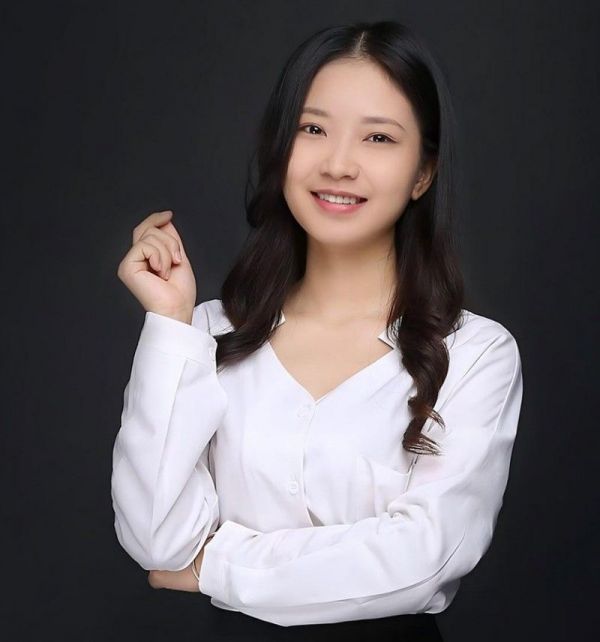 Designer Zeng Junru Image