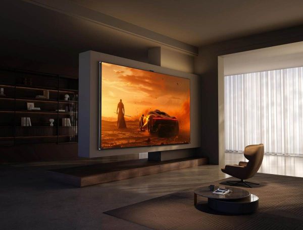 Hisense U8Q with the 