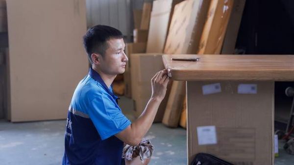 万师傅金牌维修师