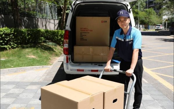 万师傅与头部品牌合作