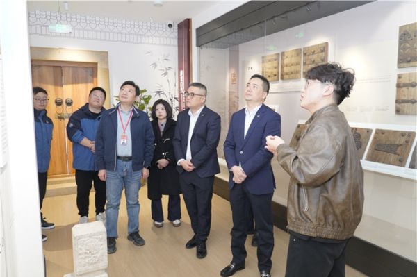 莫干山周董与红蚂蚁集团战略签约现场