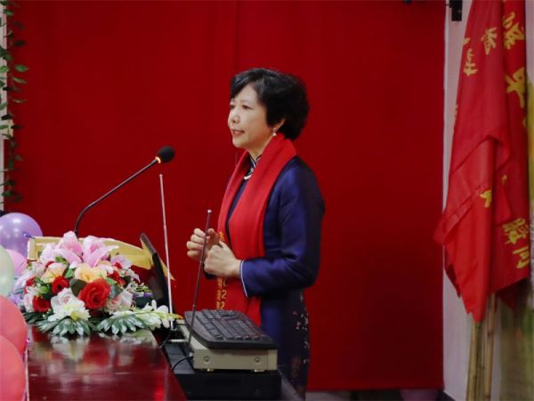 任学芬奋斗照片