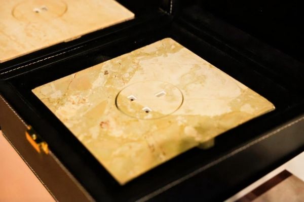 易来隐奢系列开关插座