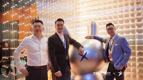 星链兔艺术雕塑