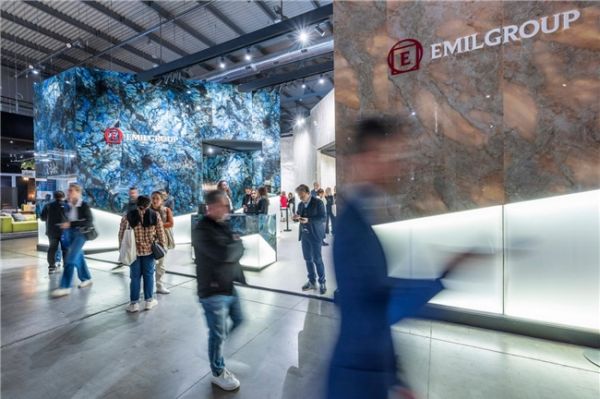 伊派·爱马仕透光岩板技术展示