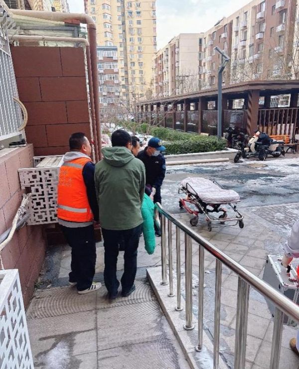 靳学玲与王大妈