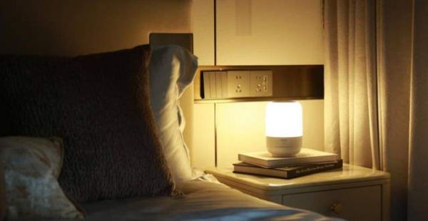 三思智能床头灯