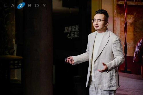 La-Z-Boy Space Walk Series