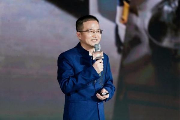 索菲亚家居集团副总裁朱亦进先生发言