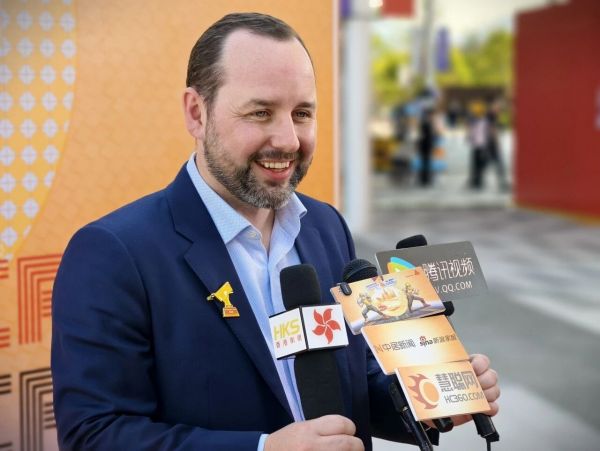 西卡建筑装修材料·中国总裁 徐英先生接受采访