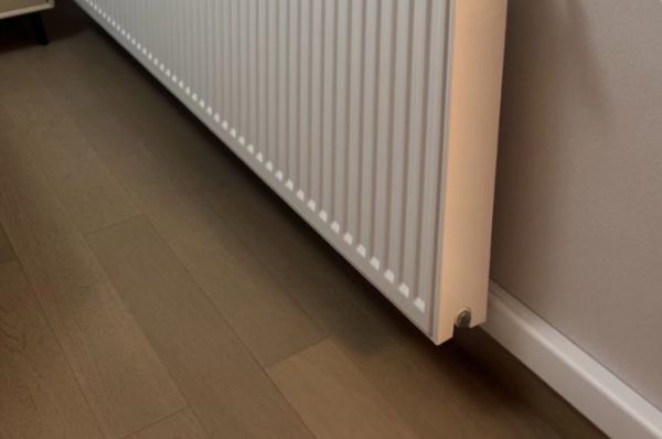 沿踢脚线走管示意图