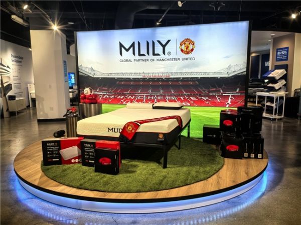 MLILY梦百合与曼联联名产品